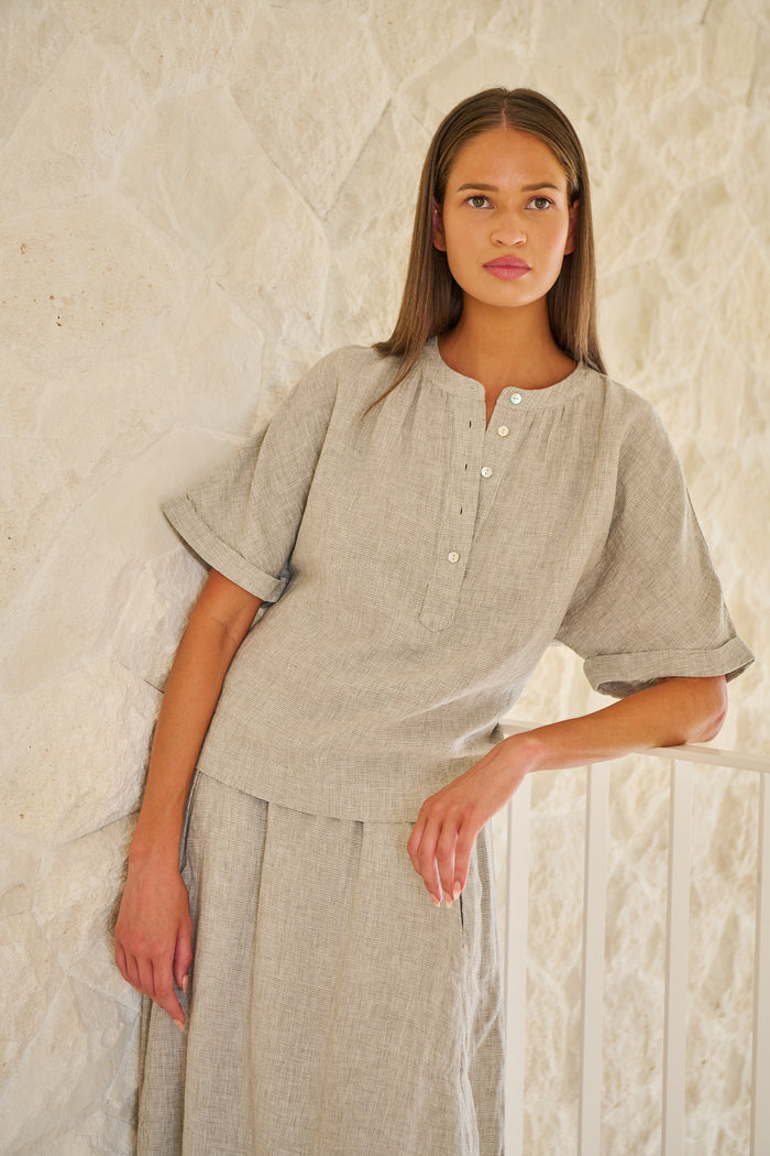 Naturals by O & J Linen Top in Mousse GA689