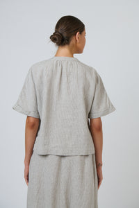 Naturals by O & J Linen Top in Mousse GA689