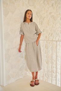 Naturals by O & J Linen Top in Mousse GA689