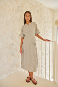 Naturals by O & J Linen Top in Mousse GA689