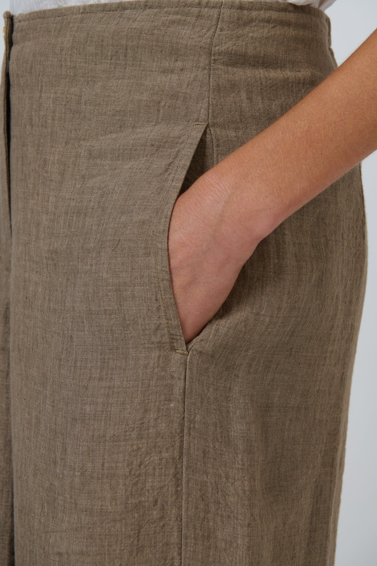 Naturals by O & J Linen Pants in Agate GA698