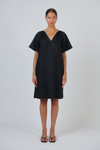 Naturals by O & J Linen Dress in Black GA703