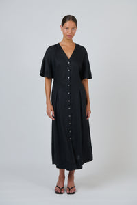 Naturals by O & J Linen Dress in Black GA704