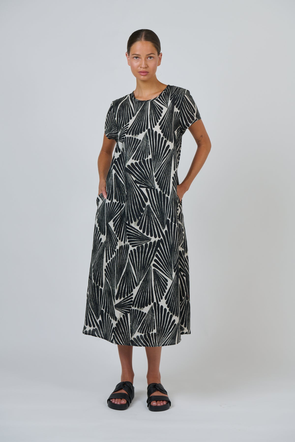 Naturals by O & J Linen Dress in Folies GA706