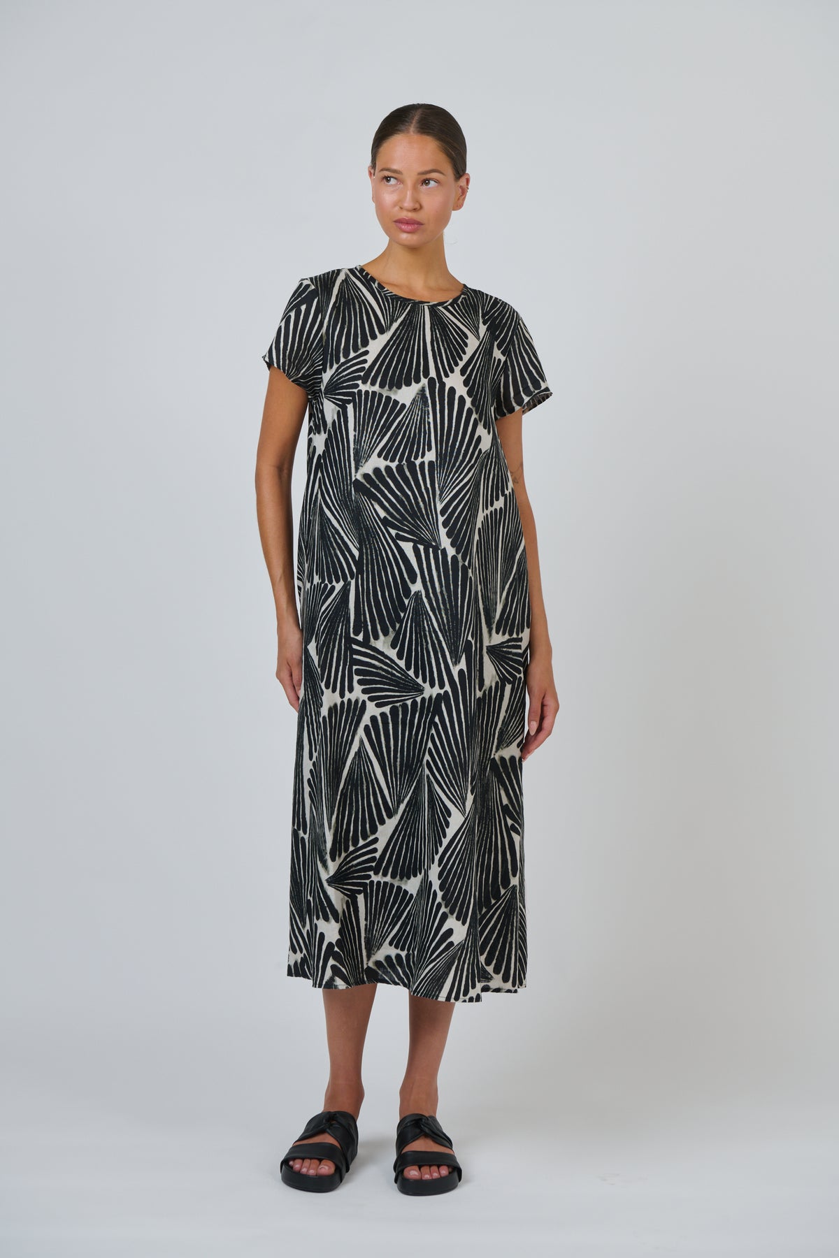 Naturals by O & J Linen Dress in Folies GA706