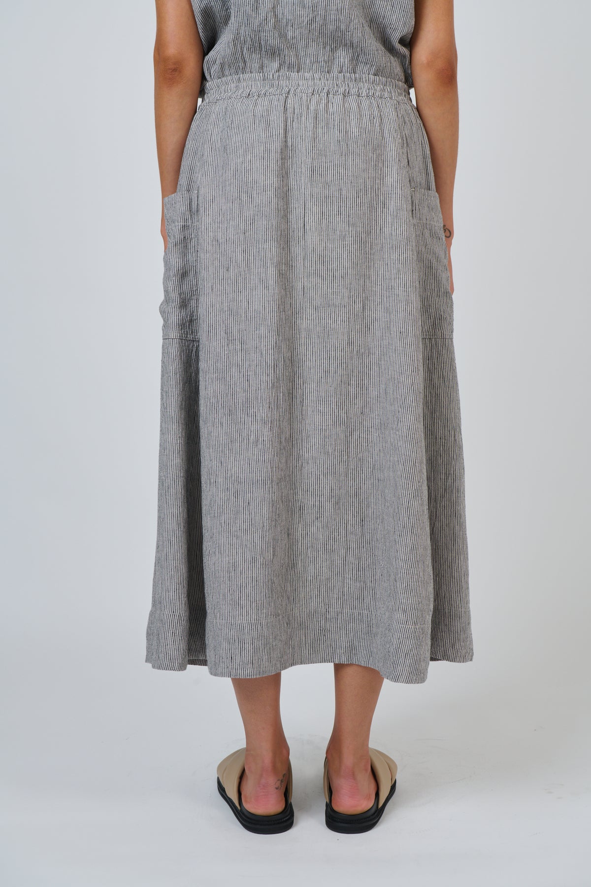 Naturals by O & J Linen Skirt in Rue GA709