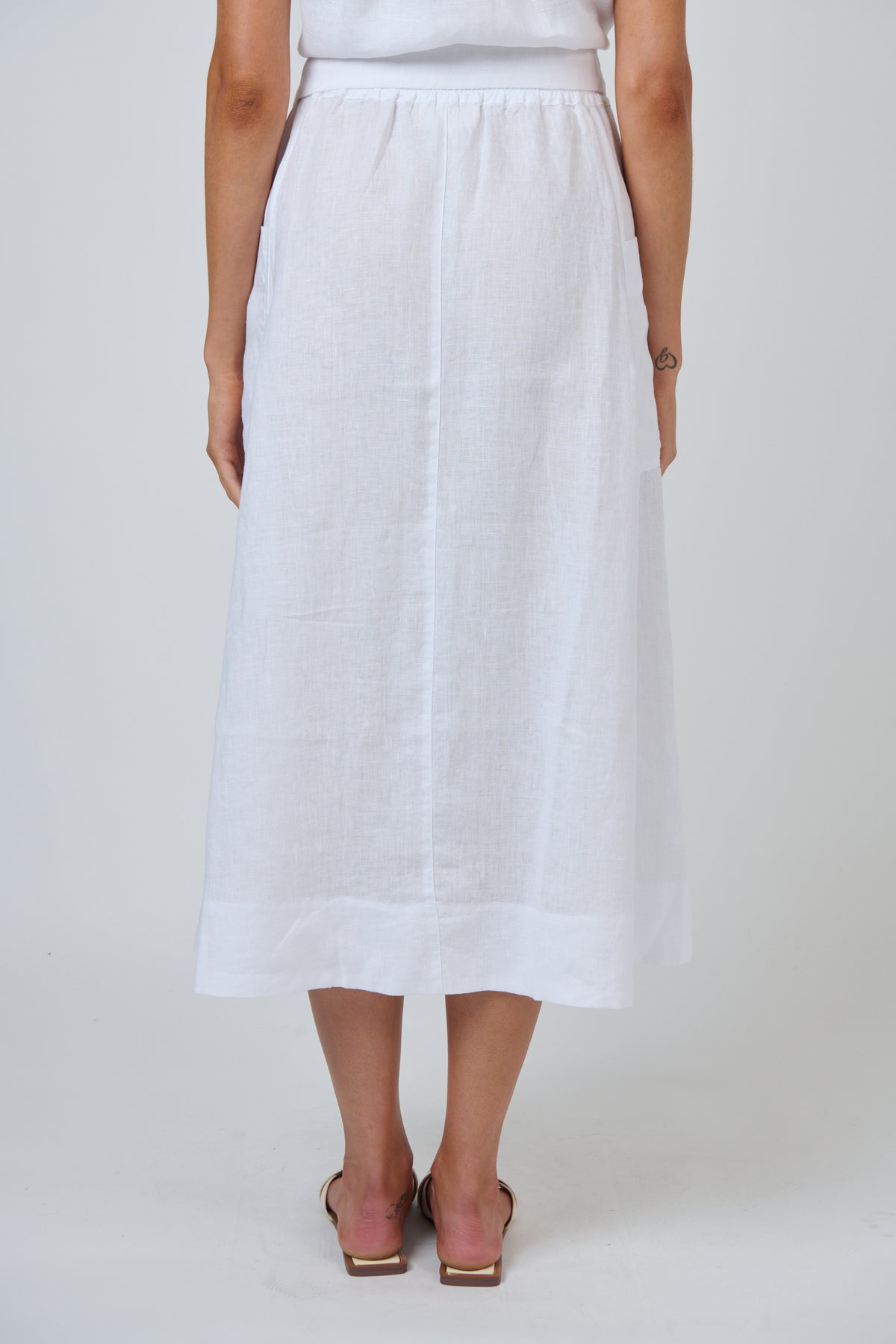 Naturals by O & J Linen Skirt in White GA709