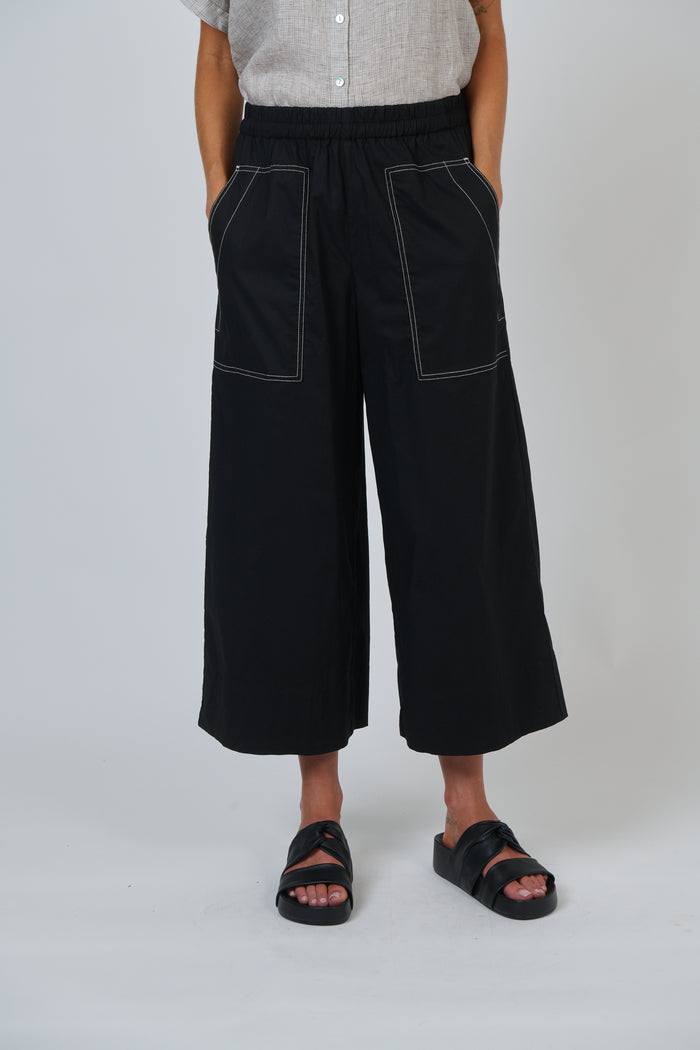 Naturals by O & J Poplin Pants in Black GA713