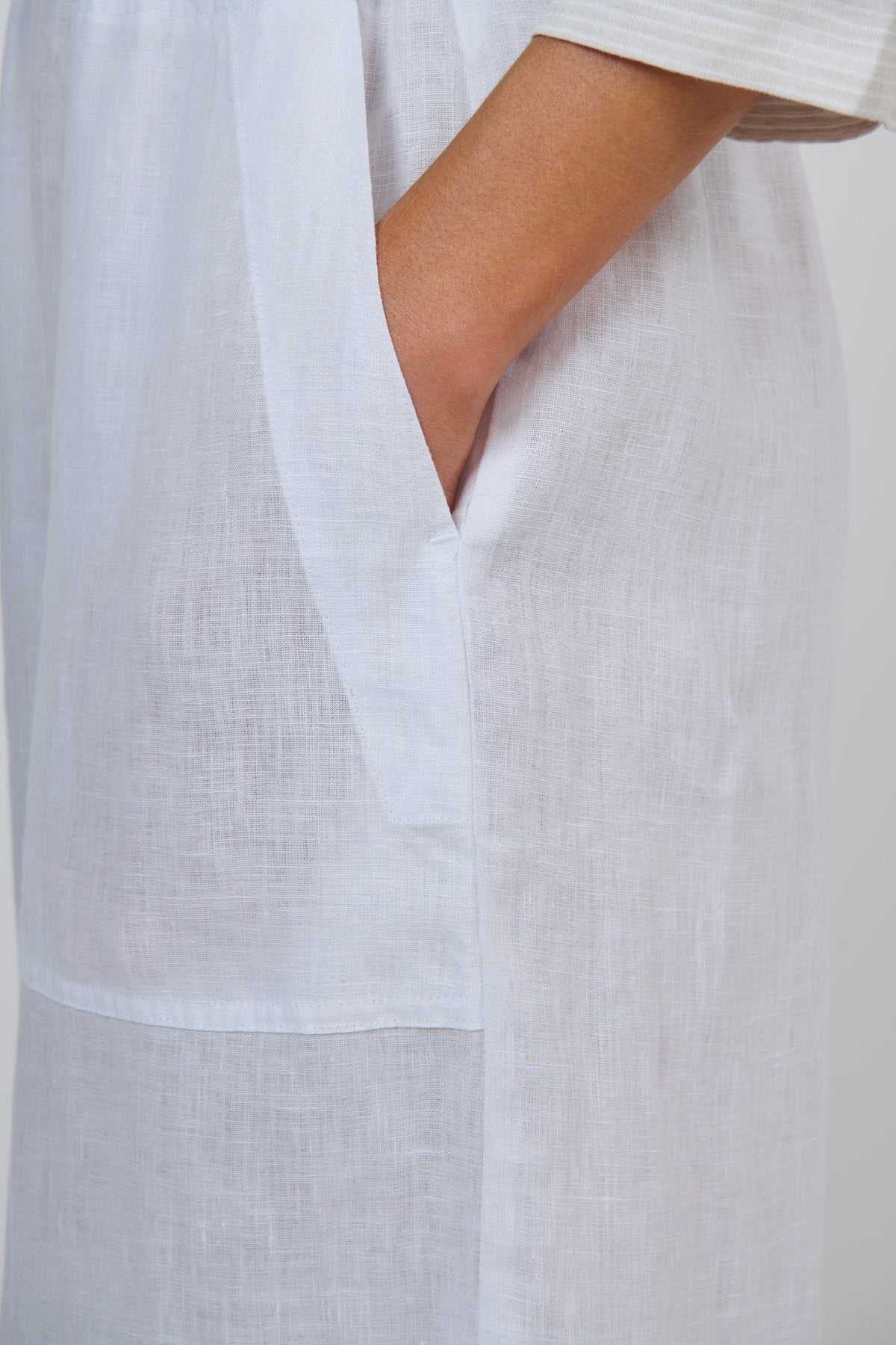 Naturals by O & J Linen Pants in White GA713