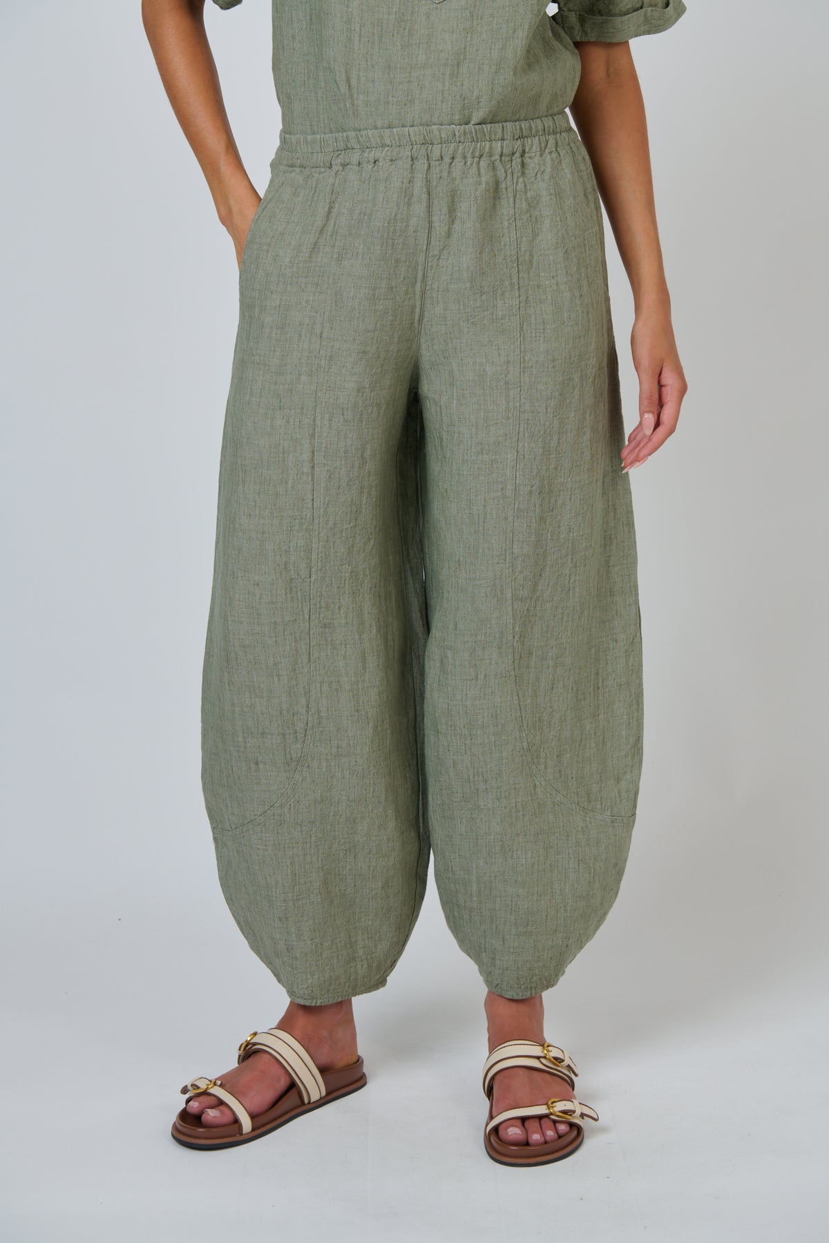 Naturals by O & J Linen Pants in Artichoke GA714