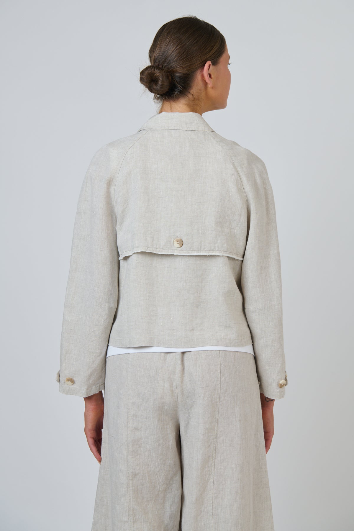 Naturals by O & J Linen Jacket in Sand GA715
