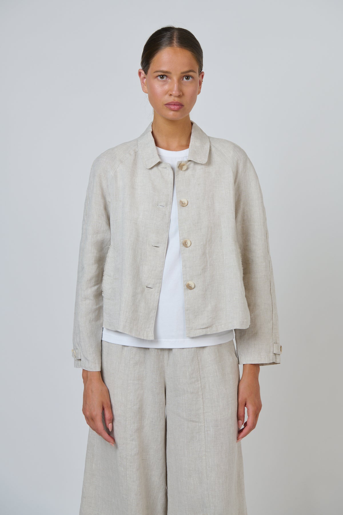 Naturals by O & J Linen Jacket in Sand GA715