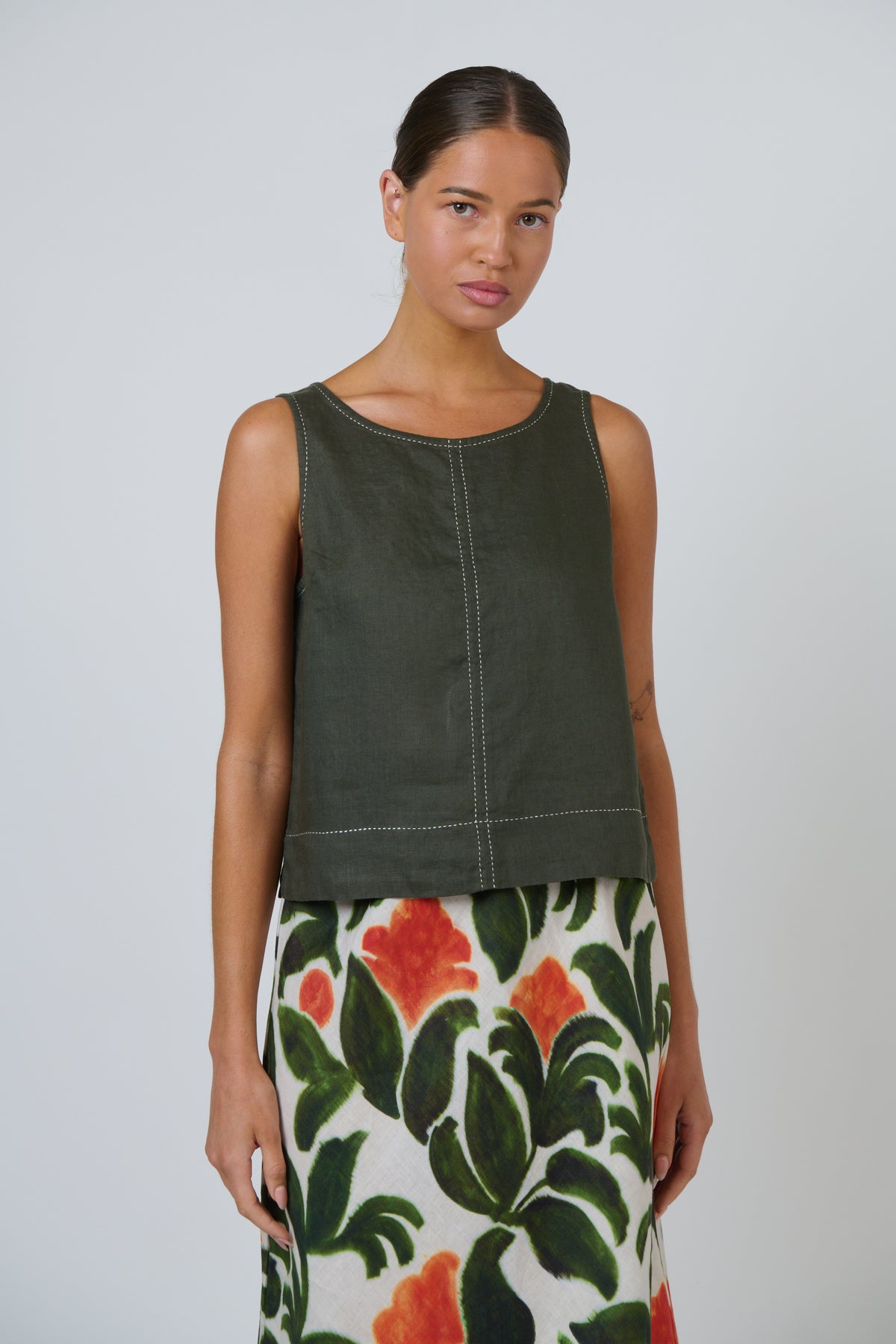 Naturals by O&J Linen Top in Topiary GA716