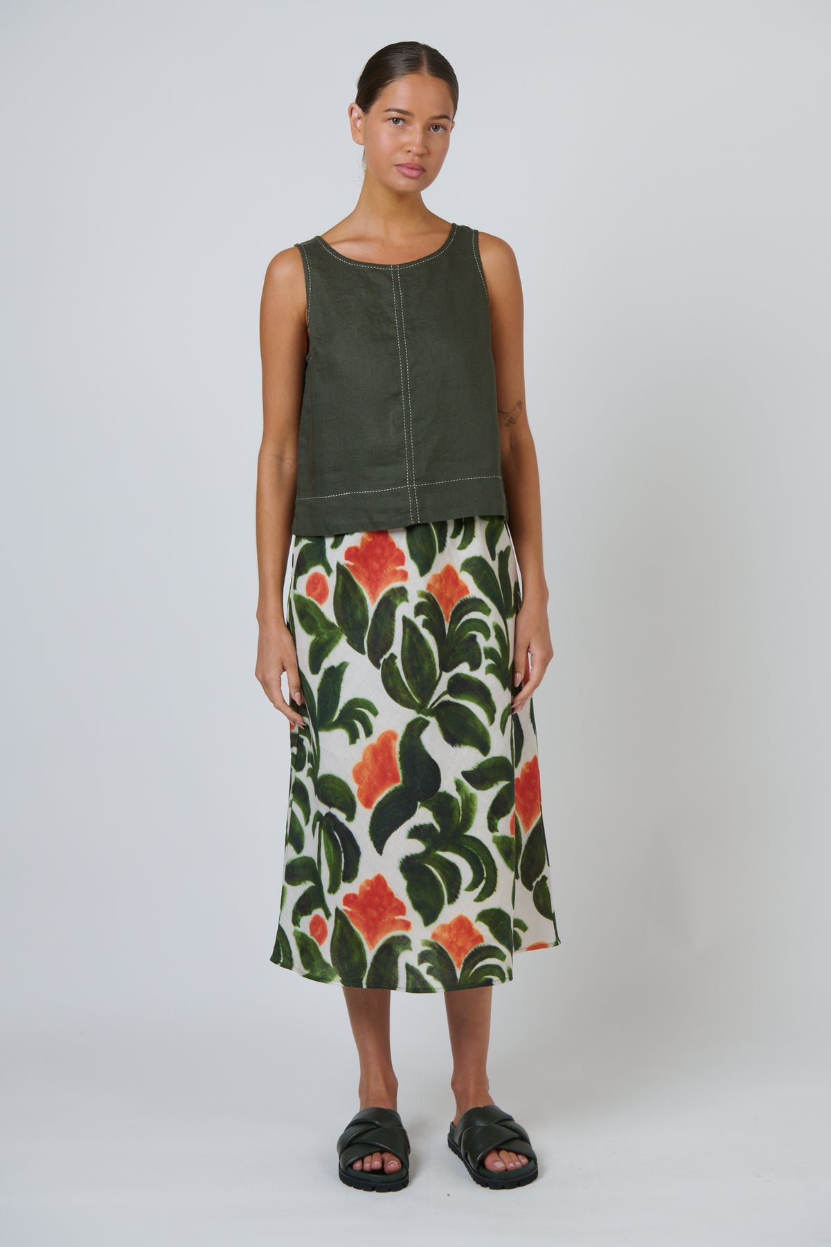 Naturals by O&J Linen Top in Topiary GA716