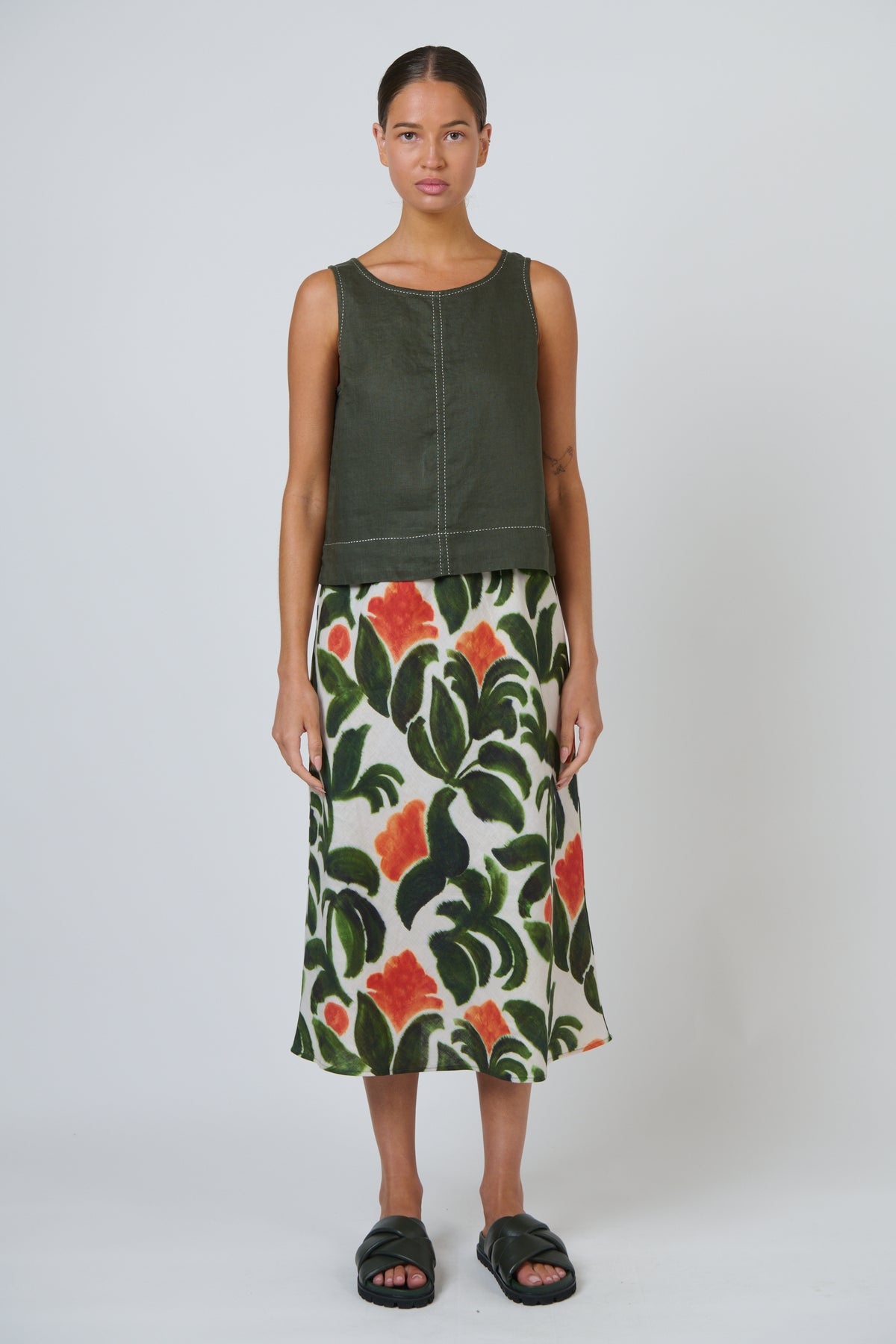 Naturals by O&J Linen Top in Topiary GA716