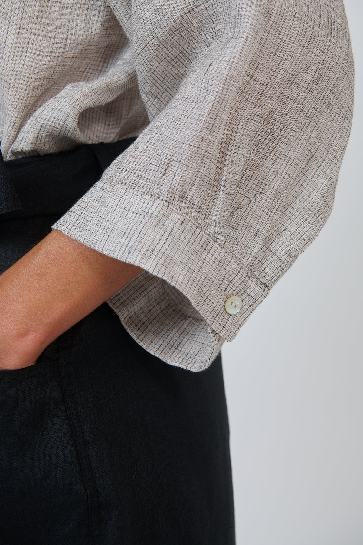Naturals by O & J Linen Top in Chai GA717