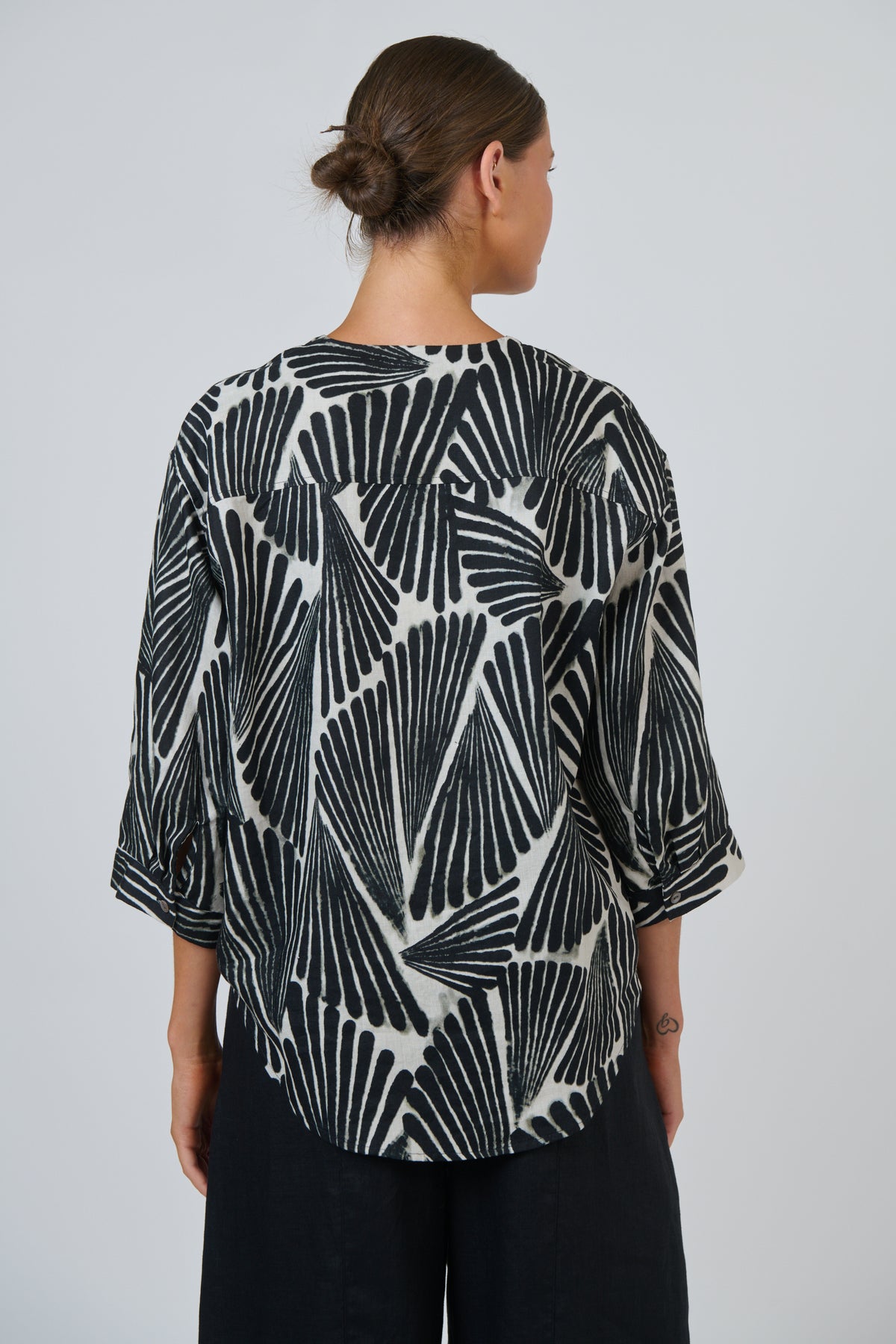 Naturals by O & J Linen Top in Folies GA717
