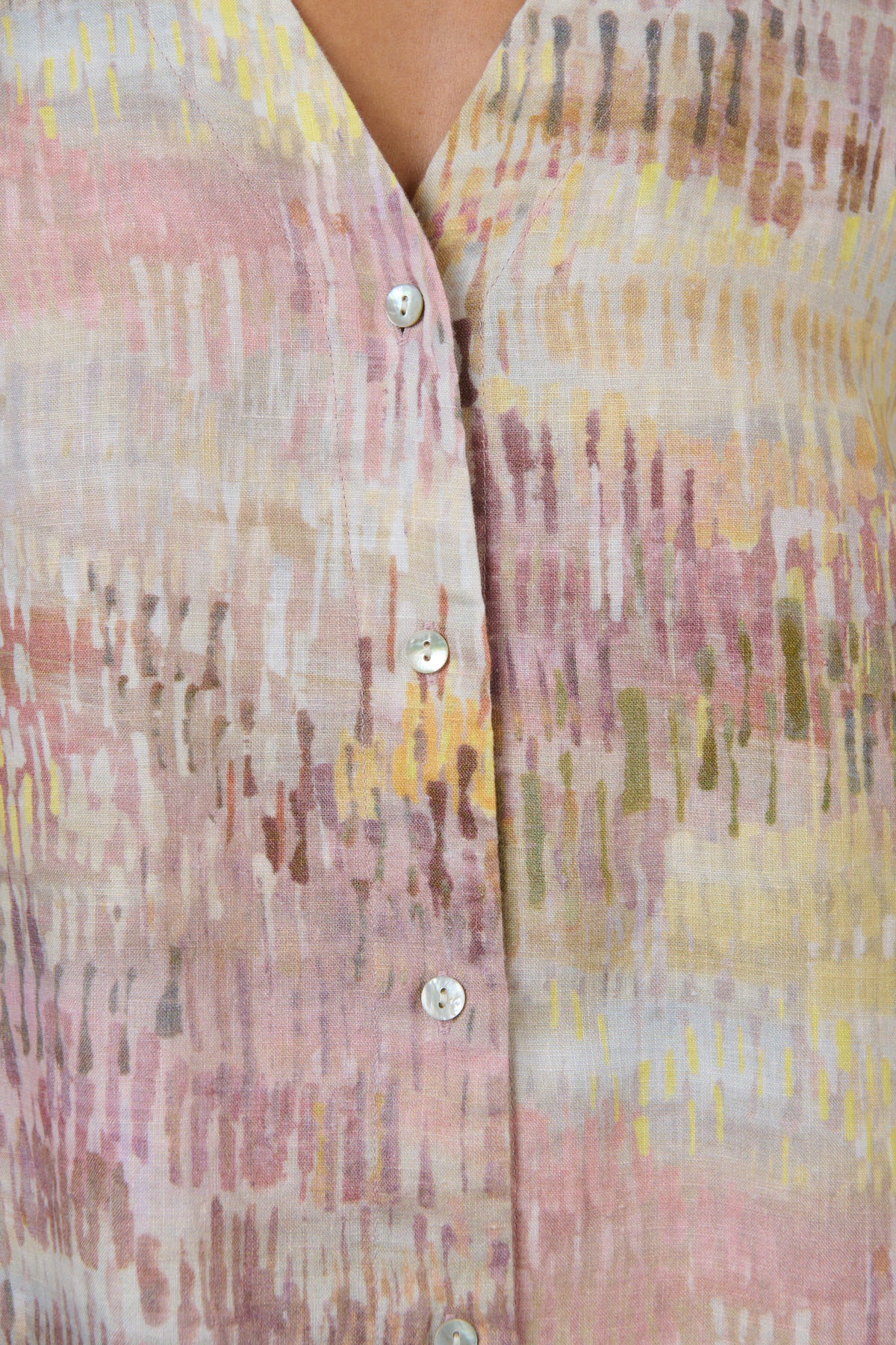 Naturals by O & J Linen Top in Jardin GA717