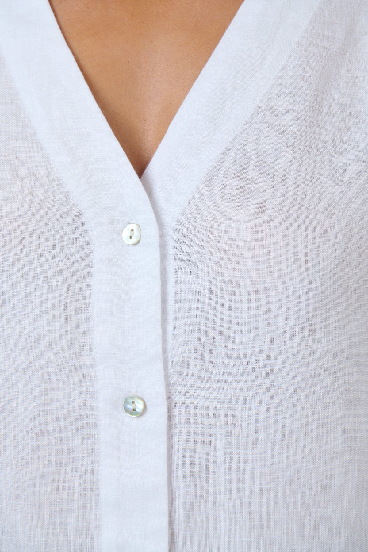 Naturals by O & J Linen Blouse in White GA717