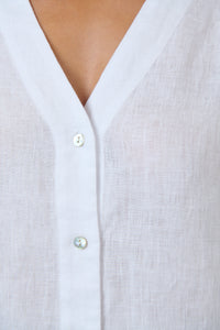 Naturals by O & J Linen Blouse in White GA717