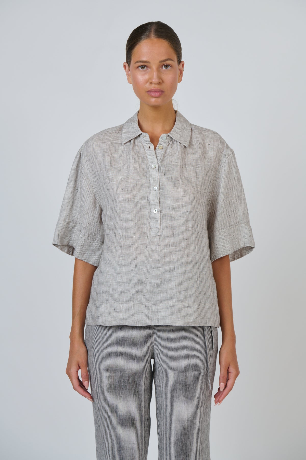 Naturals by O&J Linen Top in Chai GA720