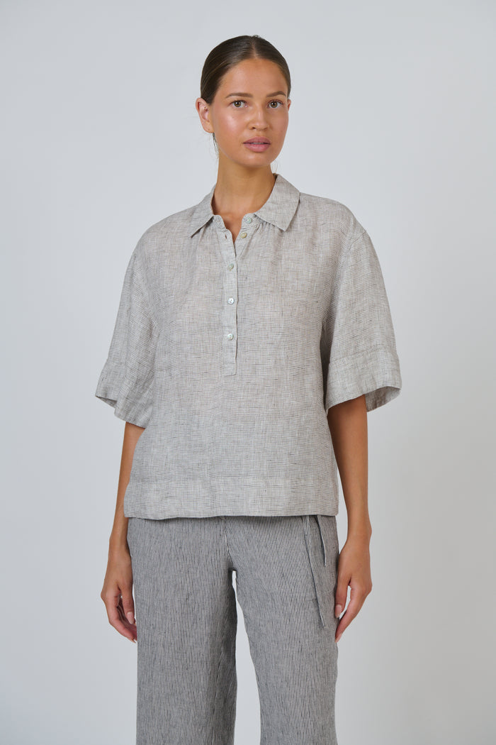 Naturals by O&J Linen Top in Chai GA720