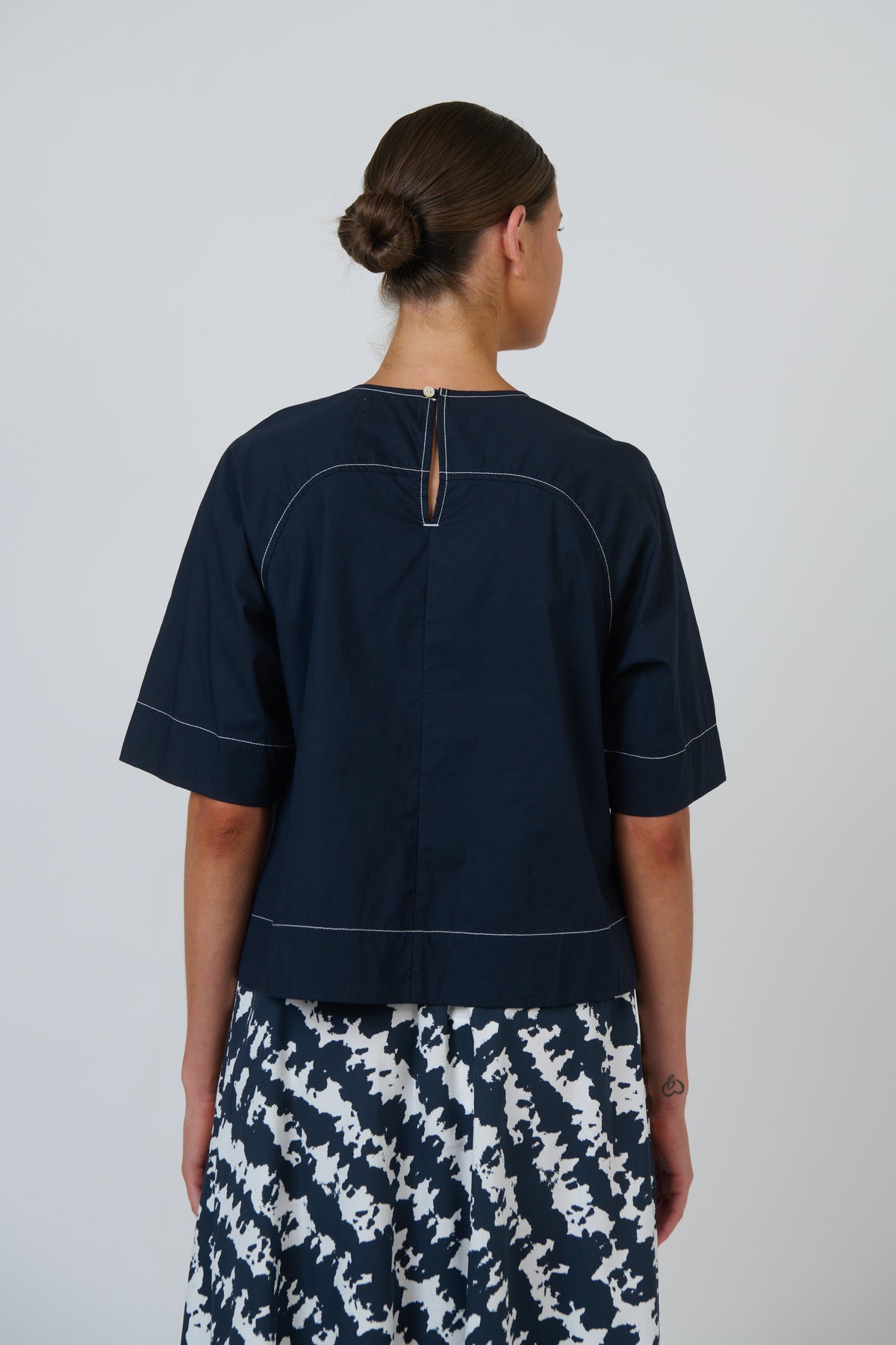 Naturals by O&J Poplin Top in Ink GA721