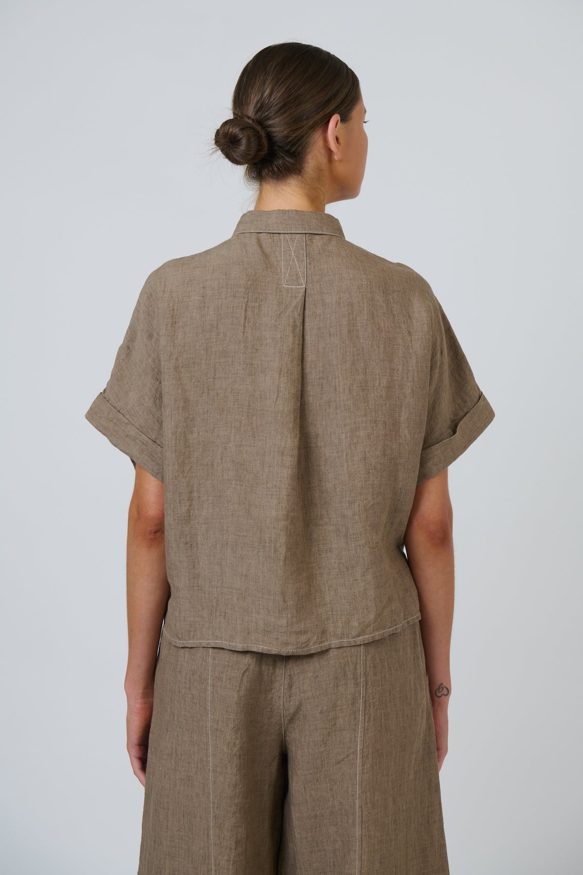 Naturals by O & J Linen Top in Agate GA723
