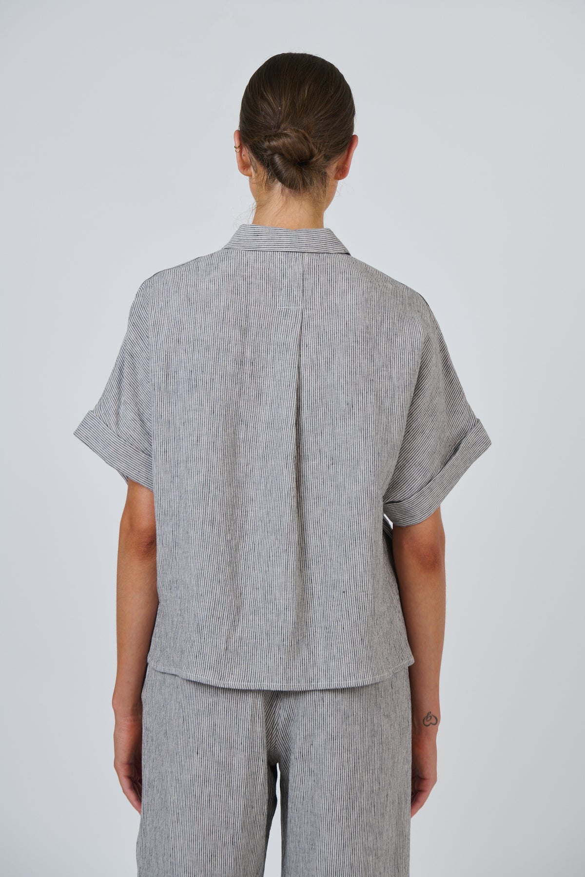 Naturals by O & J Linen Top in Rue GA723