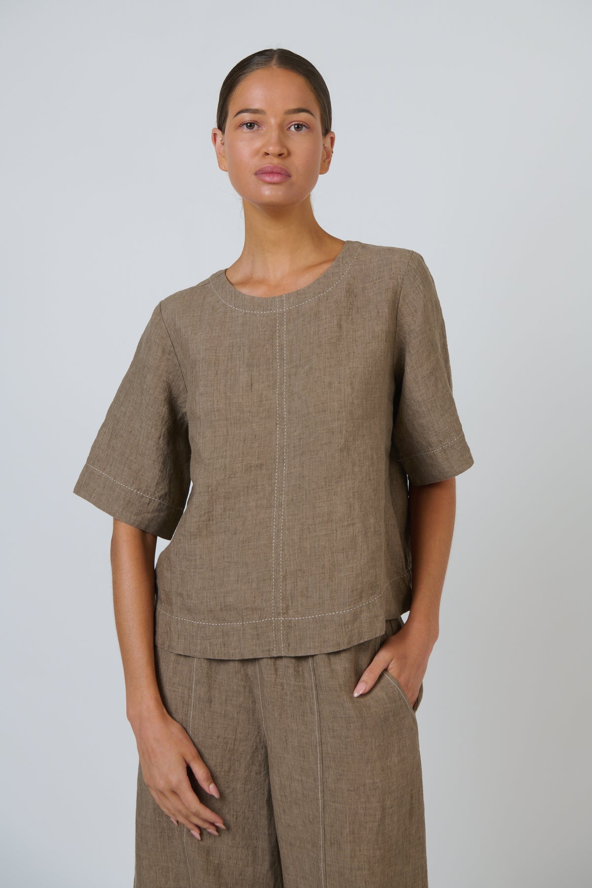Naturals by O & J Linen Top in Agate GA724A