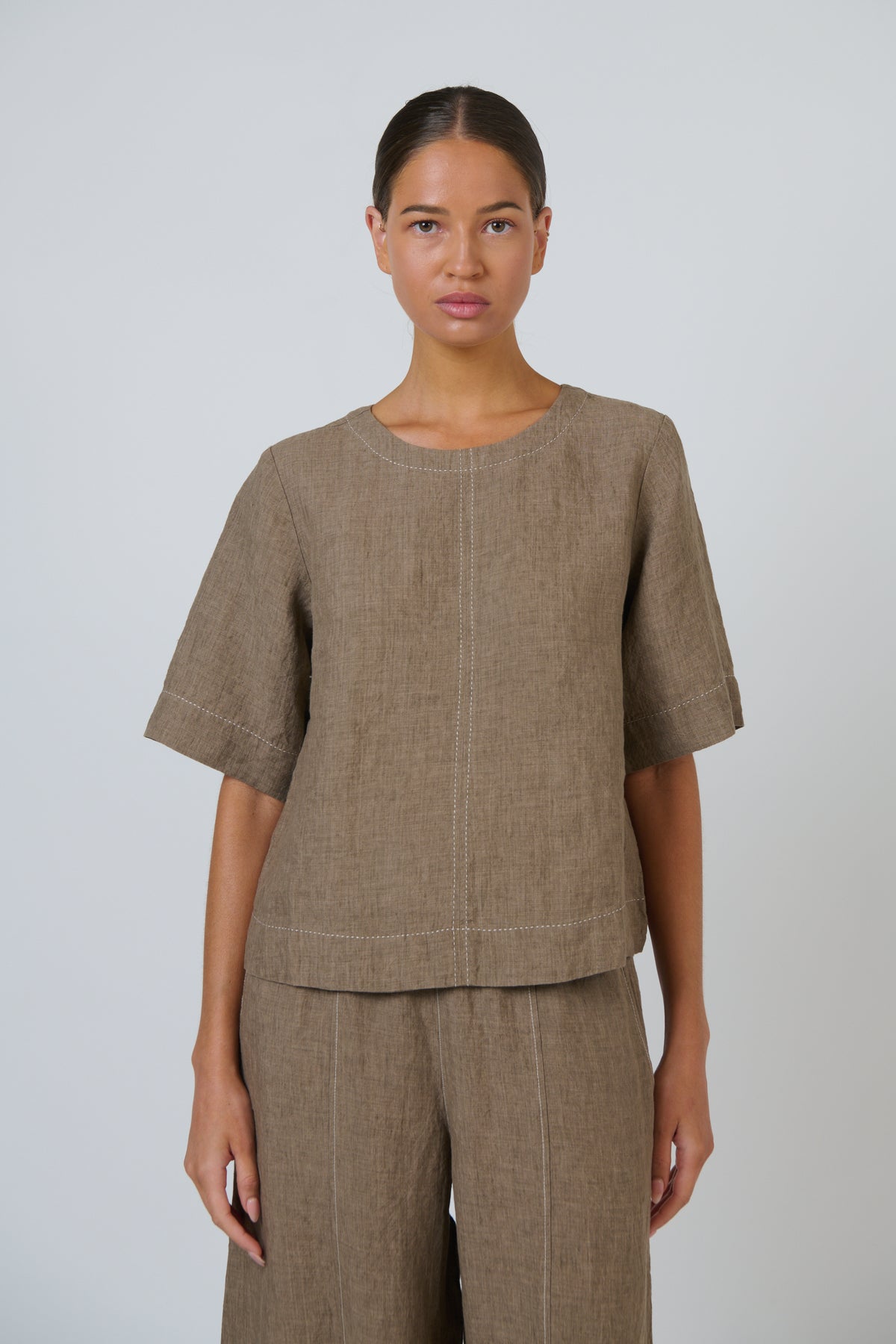 Naturals by O & J Linen Top in Agate GA724A