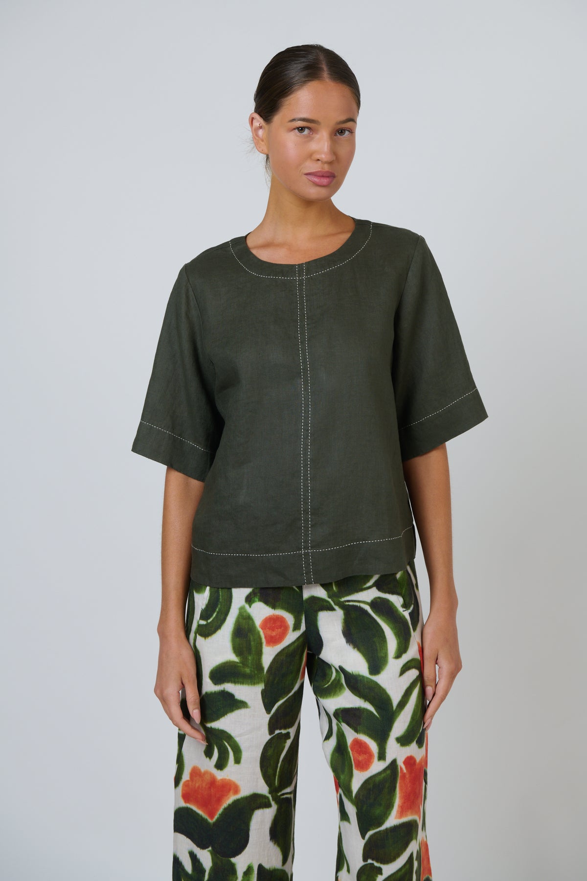 Naturals by O&J Linen Top in Topiary GA724A