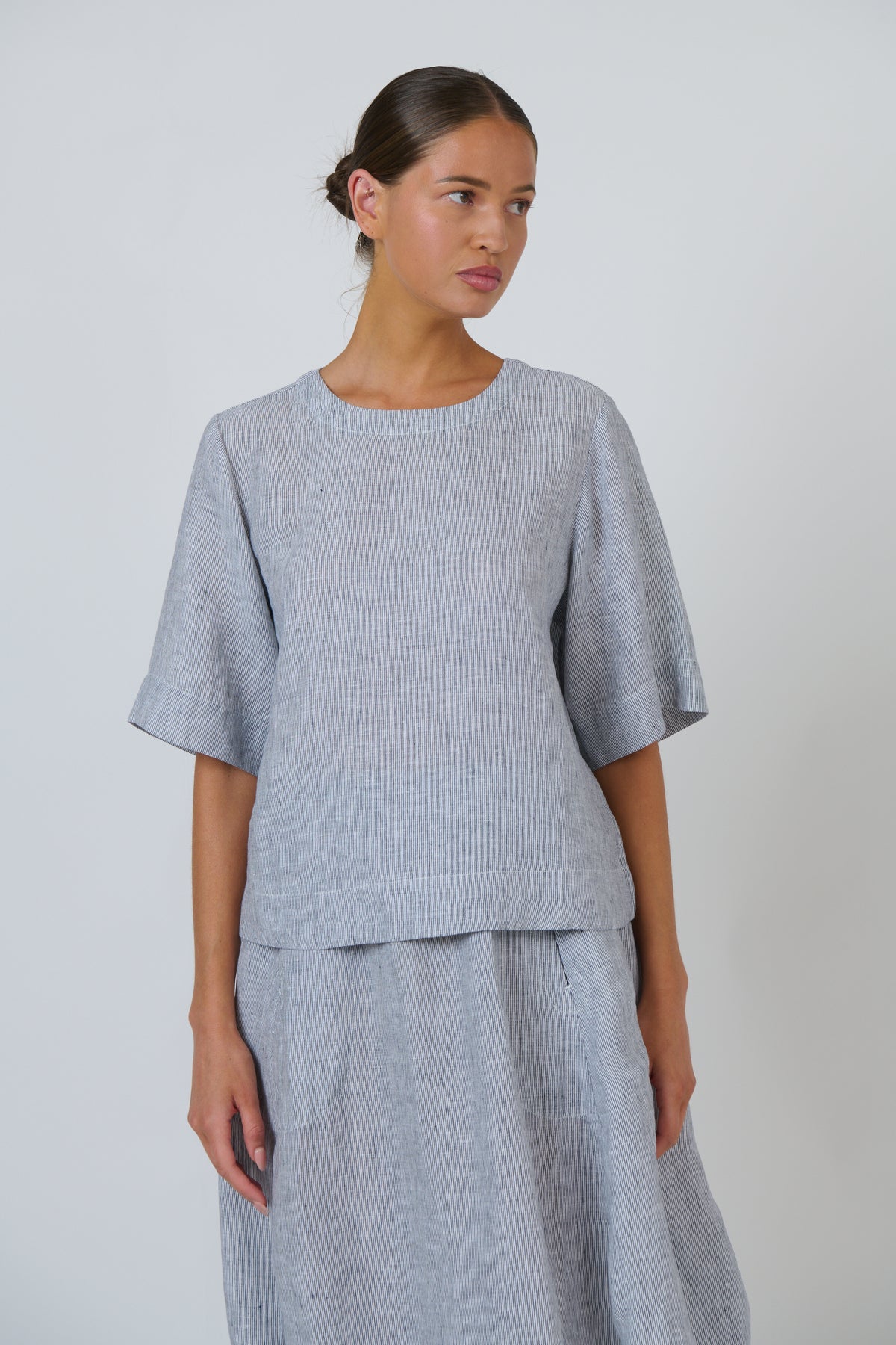Naturals by O&J Linen Top in Sliver GA724B