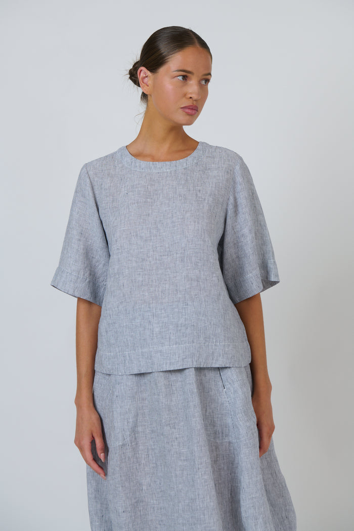 Naturals by O&J Linen Top in Sliver GA724B
