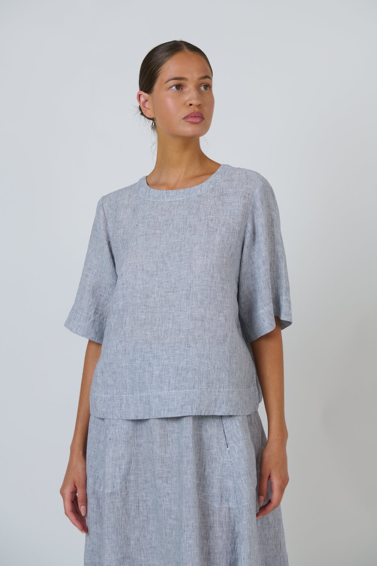 Naturals by O&J Linen Top in Sliver GA724B