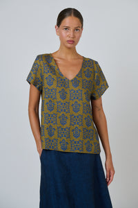 Naturals by O & J Linen Top in Motif GA729