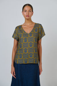 Naturals by O & J Linen Top in Motif GA729