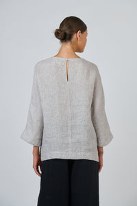 Naturals by O & J Linen Top in Chai GA730