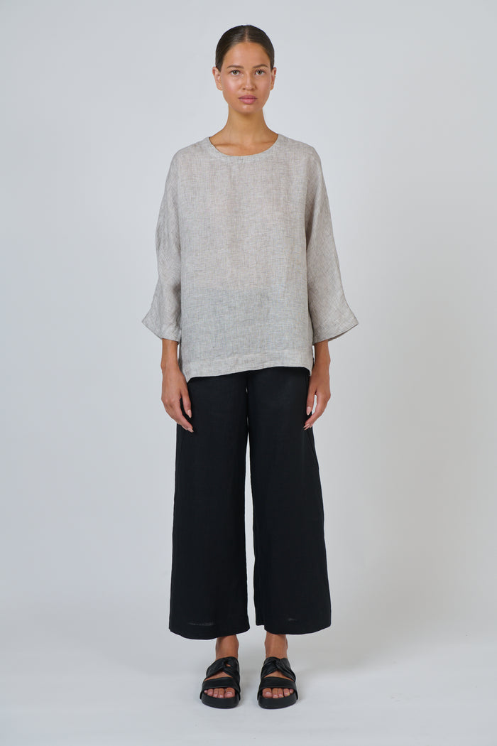 Naturals by O & J Linen Top in Chai GA730
