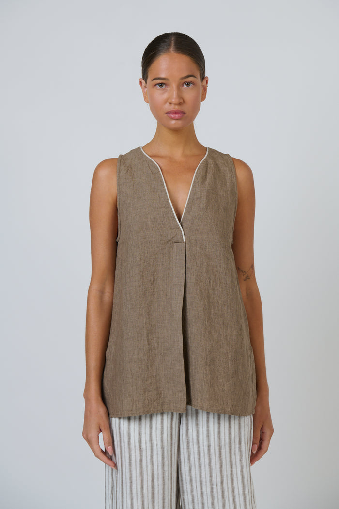 Naturals by O & J Linen Top in Agate GA733