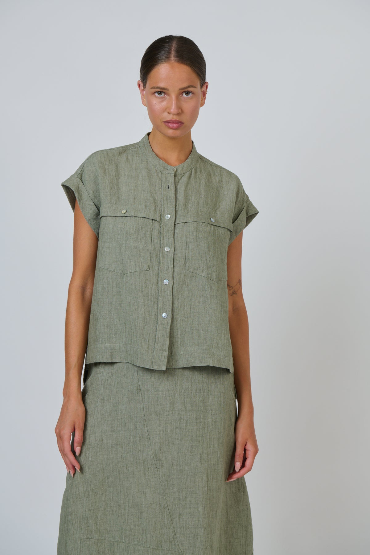 Naturals by O & J Linen Top in Artichoke GA734
