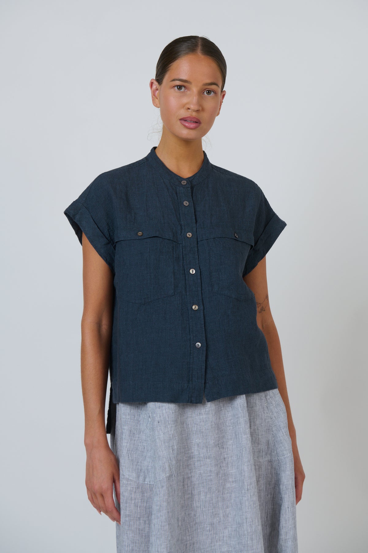 Naturals by O&J Linen Top in Gunsmoke GA734