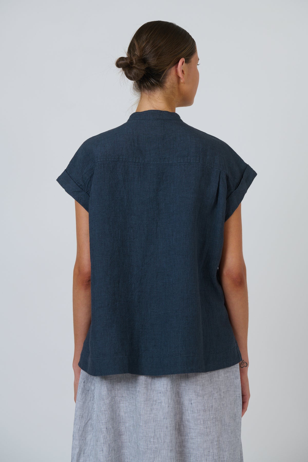 Naturals by O&J Linen Top in Gunsmoke GA734