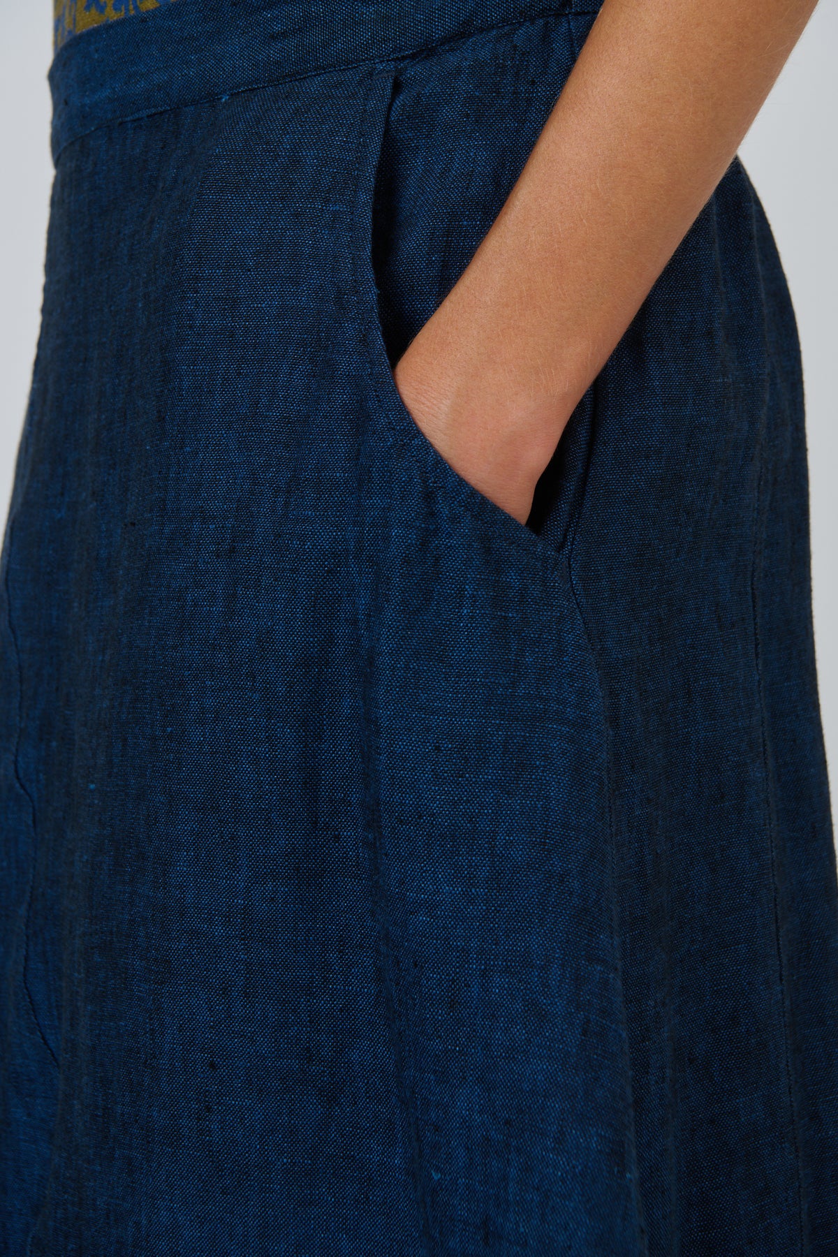 Naturals by O & J Linen Skirt in Eclipse GA736