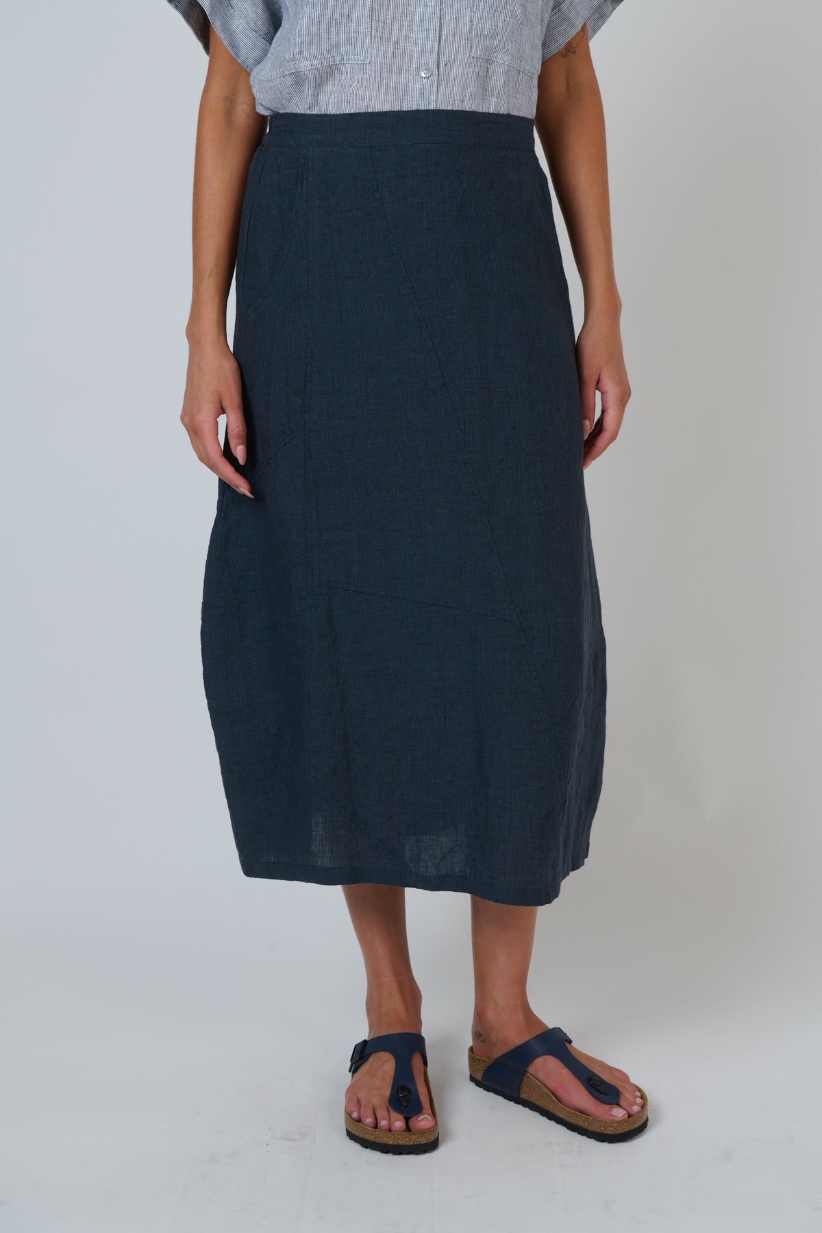 Naturals by O&J Linen Skirt in Gunsmoke GA736