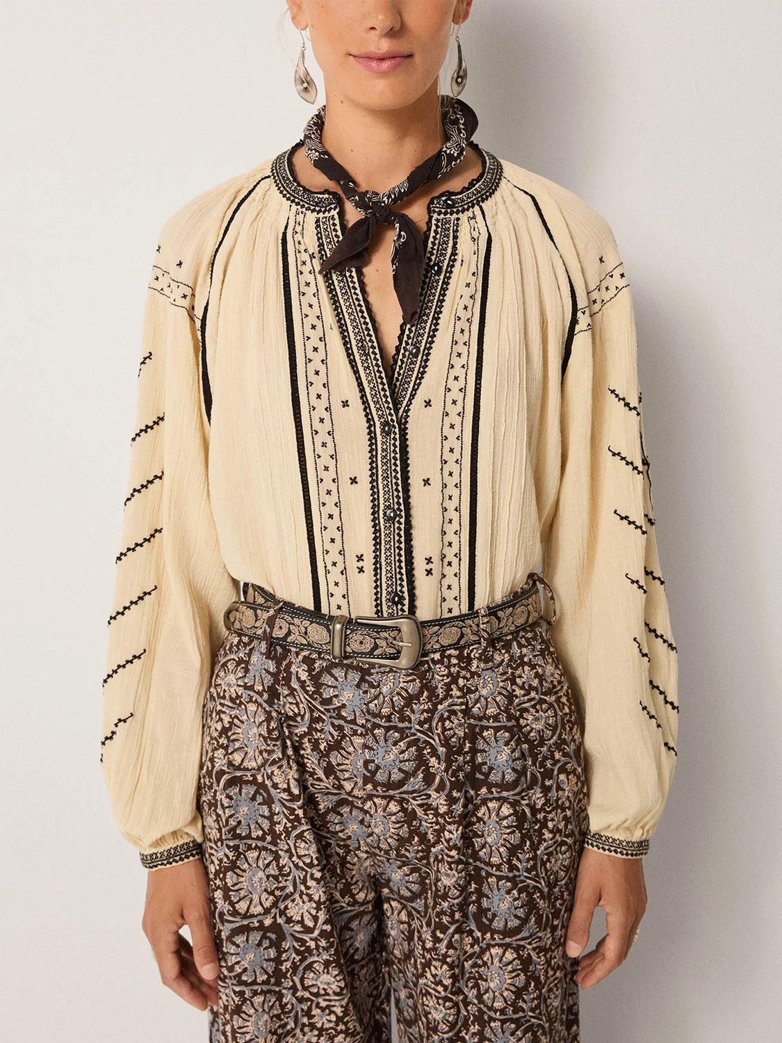 Maison Hotel Ringo Blouse in Ivory