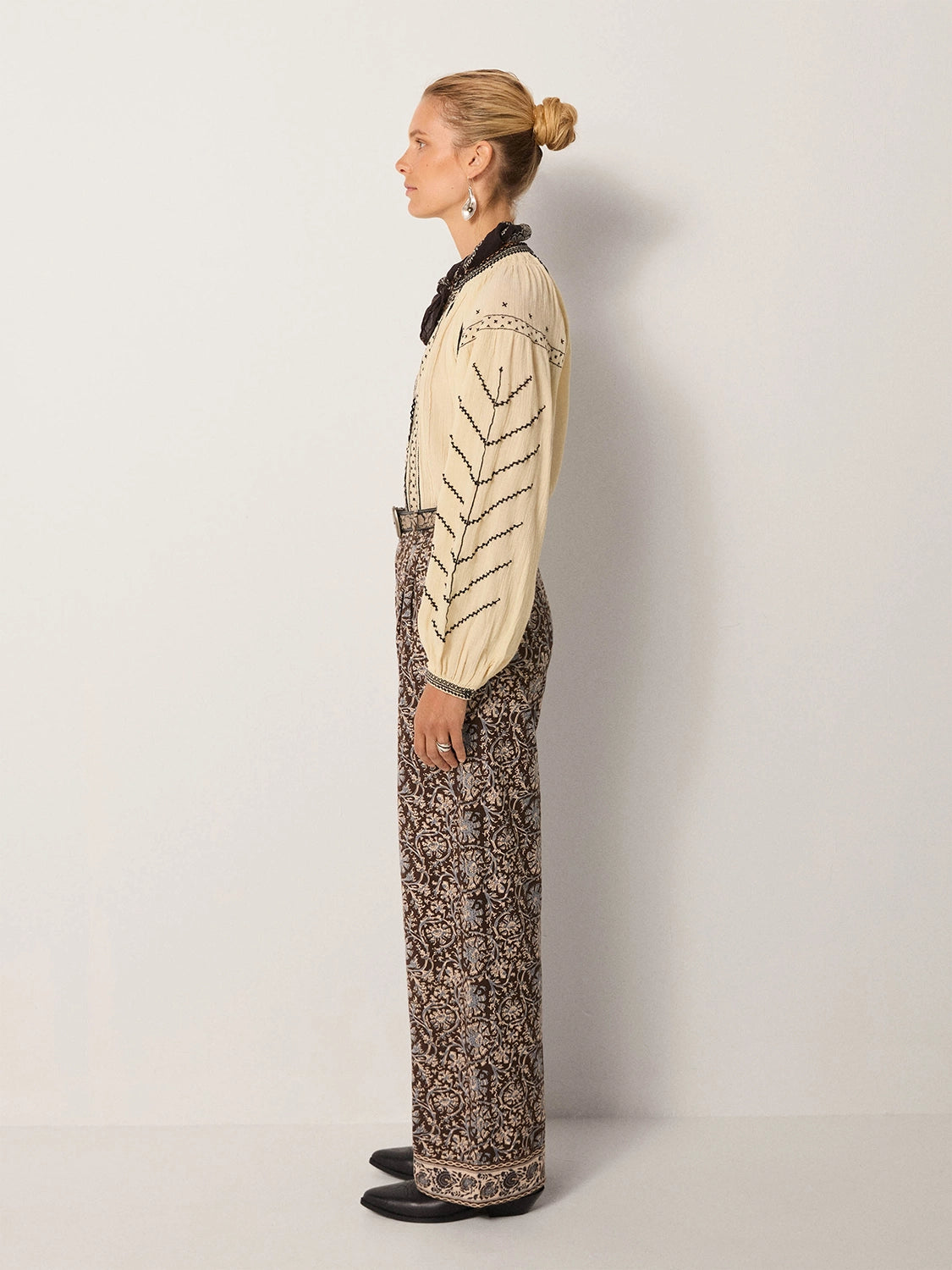 Maison Hotel Ringo Blouse in Ivory