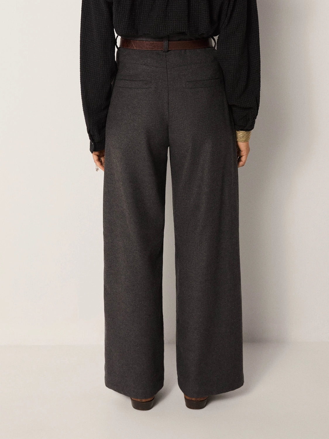 Maison Hotel Charles Pant in Onyx Black