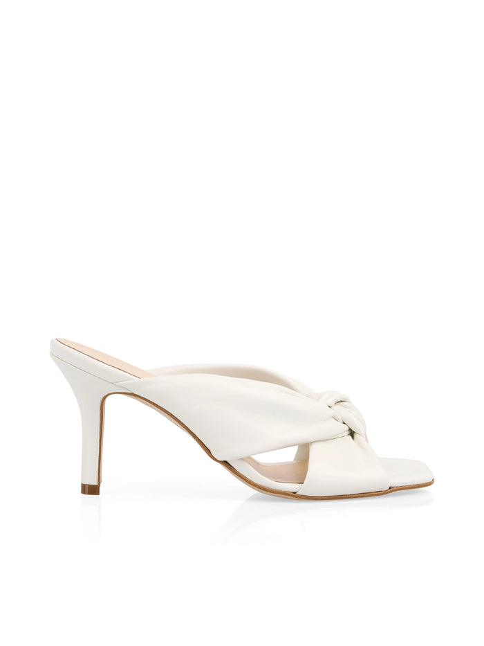 Marc Cain High heel sandals with knot detail in Off White AC SG.08 L29