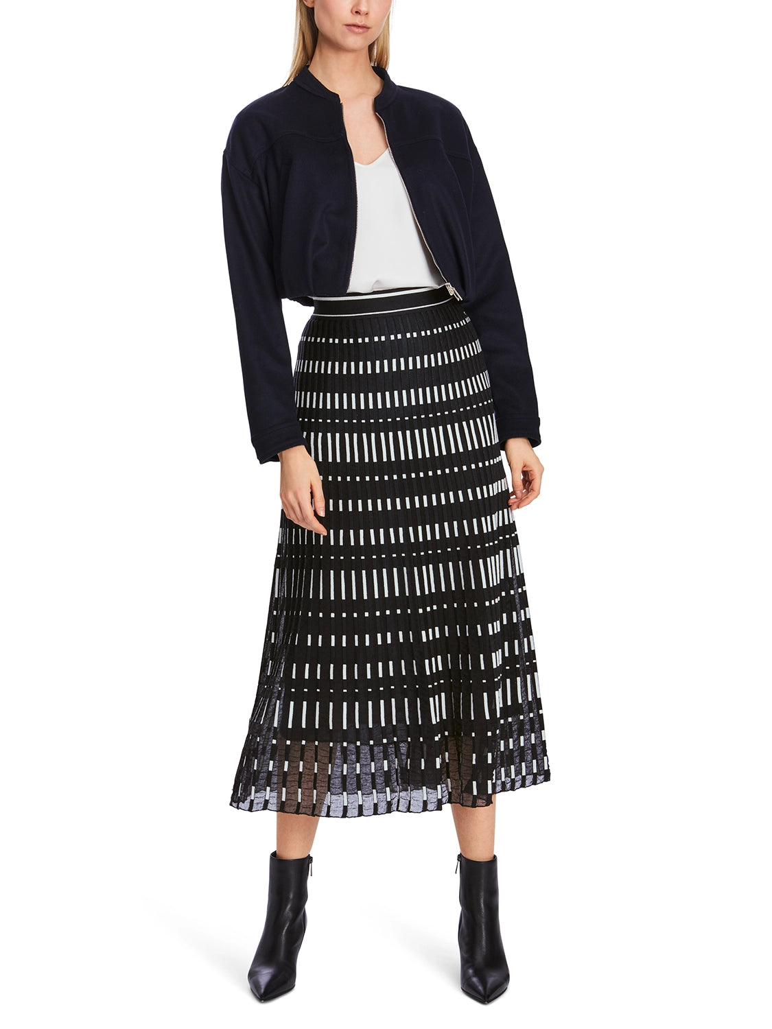 MarcCain Knitted skirt - knitted in Germany XC 71.04 M17